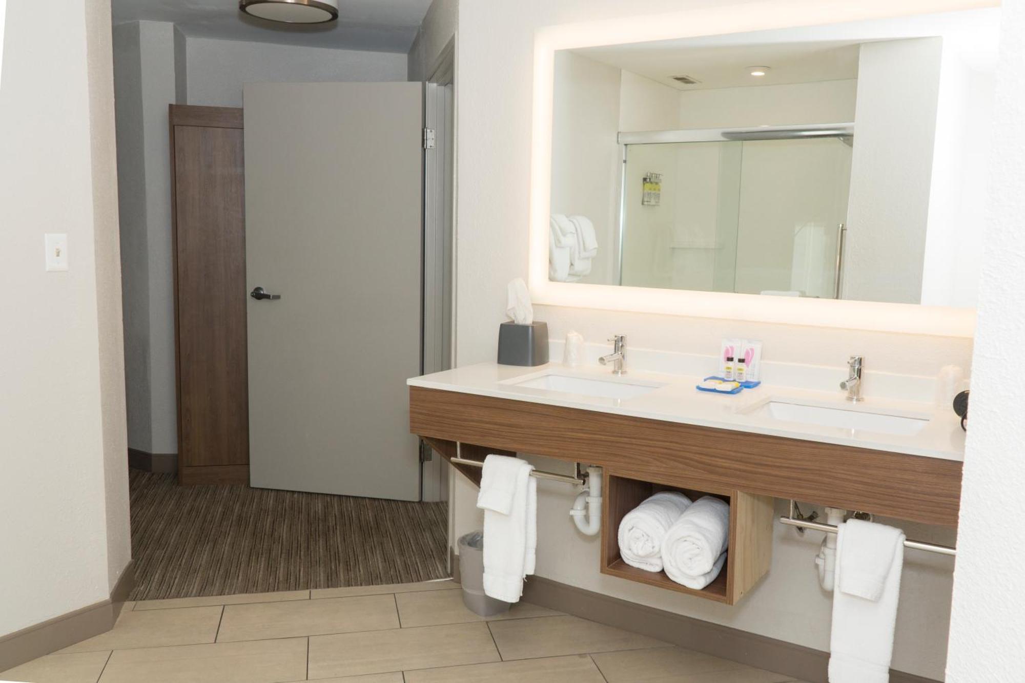 Holiday Inn Express Hotel & Suites Madison By Ihg Szoba fotó